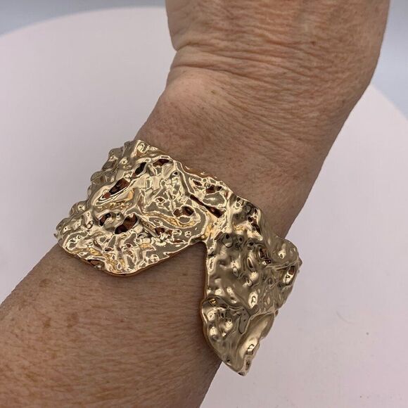 Ring, NWT, gold coloured stainless steel, Sz 7 & 8, large, minimalist - Picture 12 of 16